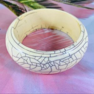 Vintage antique crackle style lucite bangle bracelet tiki luau hippie